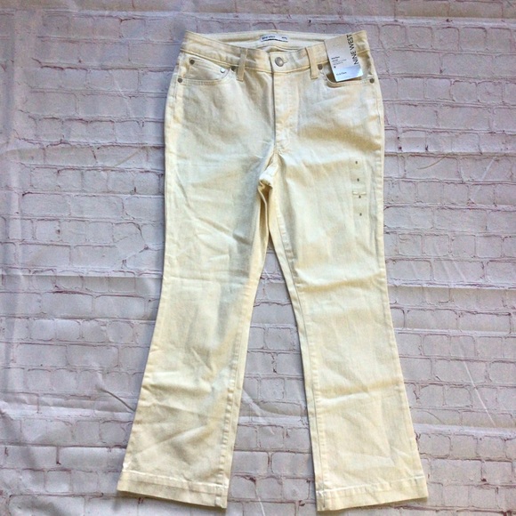 Nine West Denim - NWT Nine West Kick Flare High Rise Cream Denim Jeans - Size 8